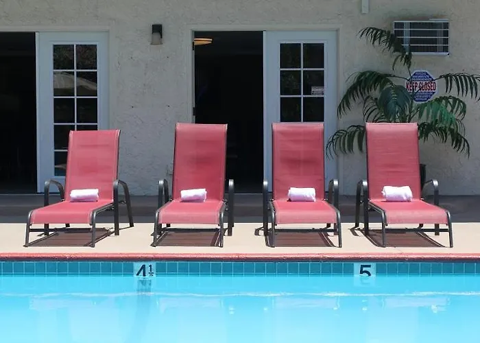 California Suites Hotel